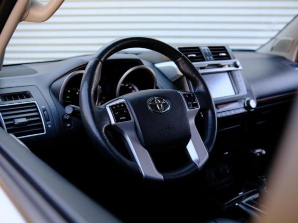 Toyota Land Cruiser Prado 150 Series Рестайлинг 1 с пробегом 2017 года, цена 3 849 000 рублей, 118805 км, внедорожник, Автокод Объявления