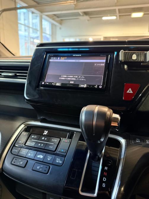 Honda Stepwgn V Рестайлинг Челябинск  - изображение 13