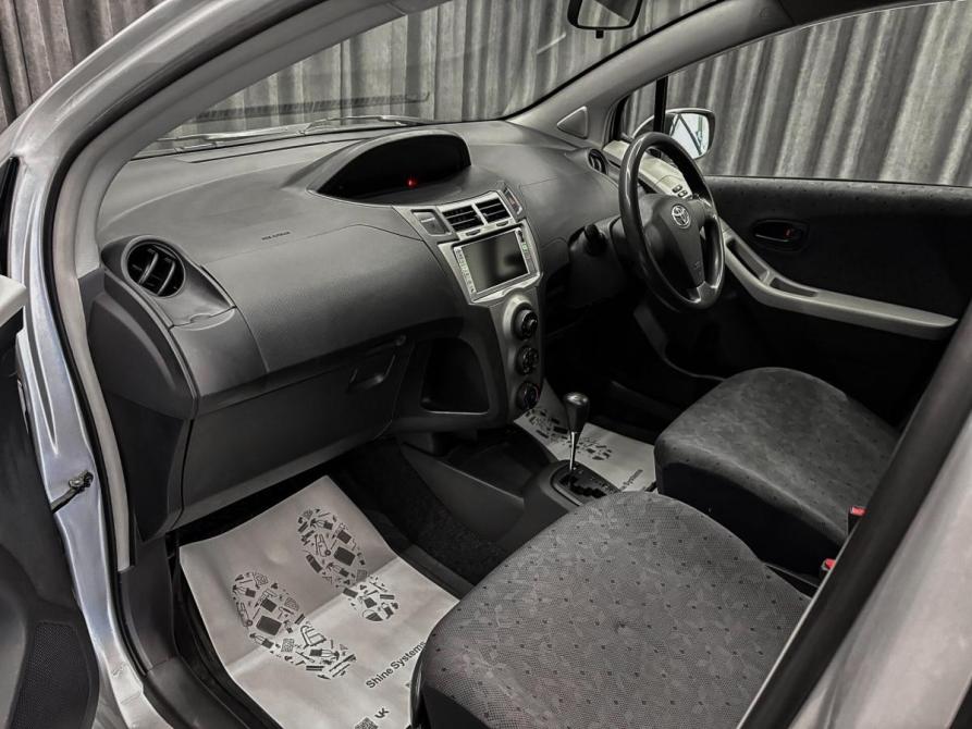 Toyota Vitz II (XP90) Красноярск  - изображение 11