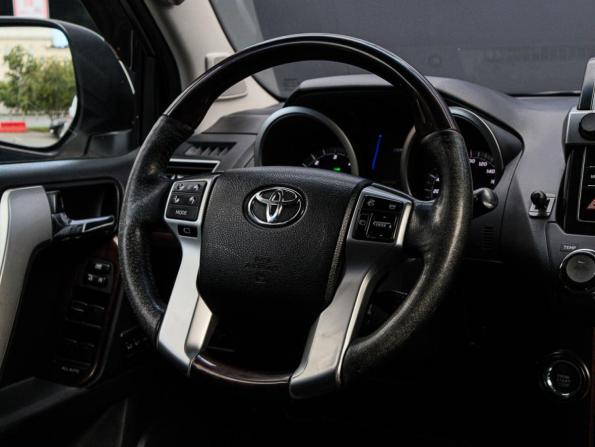 Toyota Land Cruiser Prado 150 Series Рестайлинг 1 с пробегом 2013 года, цена 2 980 000 рублей, 231916 км, внедорожник, Автокод Объявления