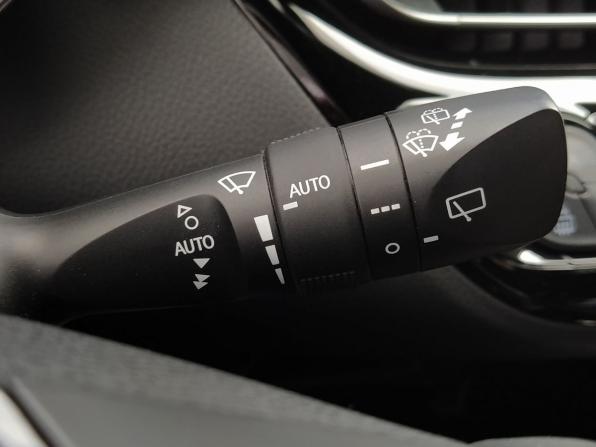 Toyota C-HR I с пробегом 2018 года, цена 2 500 000 рублей, 61000 км, внедорожник, Автокод Объявления