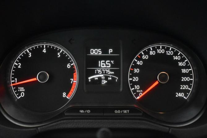 Volkswagen Polo V Рестайлинг с пробегом 2018 года, цена 895 000 рублей, 175775 км, седан, Автокод Объявления