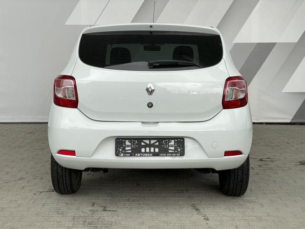 Renault Sandero II с пробегом 2017 года, цена 787 000 рублей, 112300 км, хэтчбек, Автокод Объявления
