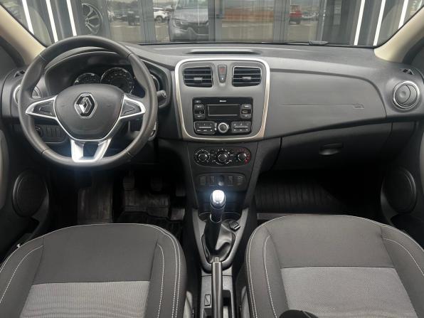 Renault Logan II Рестайлинг с пробегом 2021 года, цена 1 322 000 рублей, 33000 км, седан, Автокод Объявления