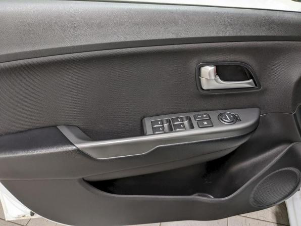 Kia Rio III Рестайлинг с пробегом 2016 года, цена 1 050 000 рублей, 122670 км, седан, Автокод Объявления