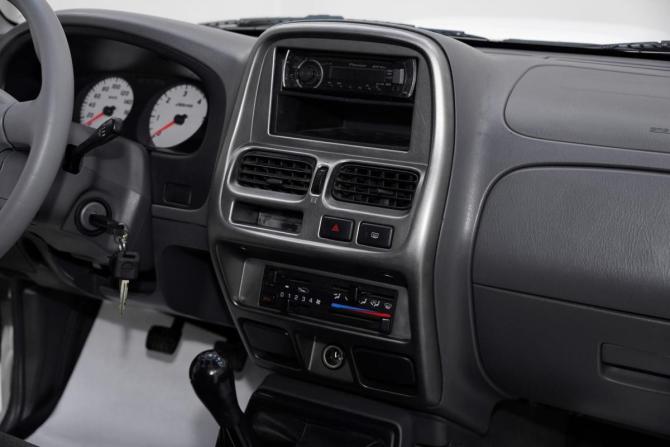 Nissan NP300 с пробегом 2014 года, цена 1 149 000 рублей, 158000 км, offers.body_type.unknown, Автокод Объявления