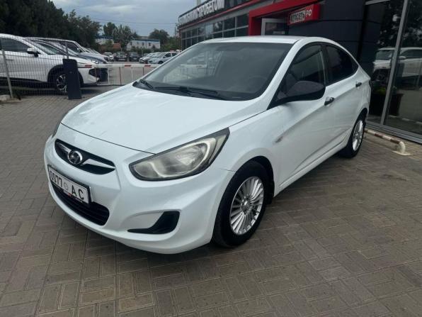 Hyundai Solaris I с пробегом 2012 года, цена 649 900 рублей, 241850 км, седан, Автокод Объявления