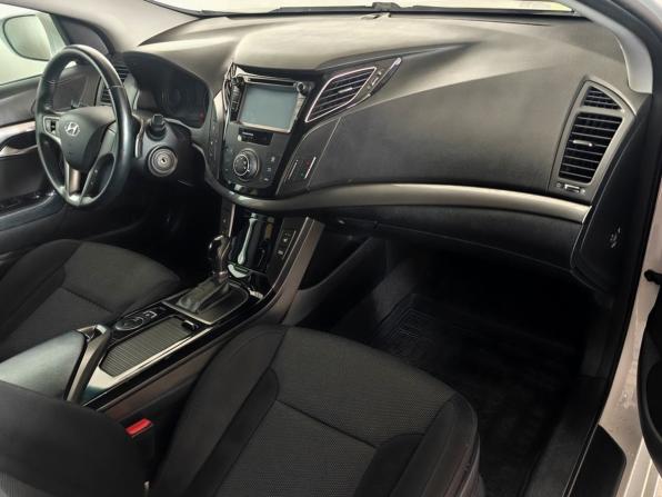 Hyundai i40 I Рестайлинг с пробегом 2016 года, цена 1 215 000 рублей, 209626 км, универсал, Автокод Объявления