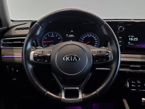 Kia K5 III с пробегом 2021 года, цена 2 600 000 рублей, 132650 км, седан, Автокод Объявления
