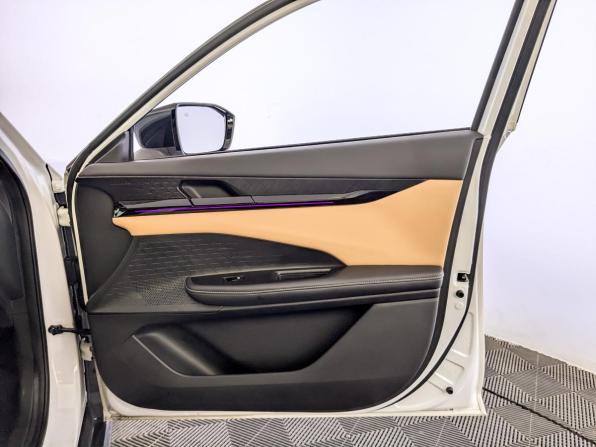 Changan UNI-V I с пробегом 2023 года, цена 2 045 000 рублей, 49815 км, лифтбек, Автокод Объявления