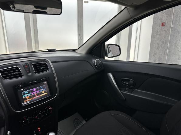 Renault Sandero II с пробегом 2017 года, цена 1 265 000 рублей, 68984 км, хэтчбек, Автокод Объявления