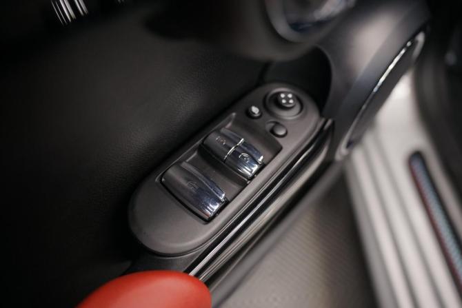 Mini Cabrio III Рестайлинг с пробегом 2020 года, цена 3 292 000 рублей, 56000 км, кабриолет, Автокод Объявления