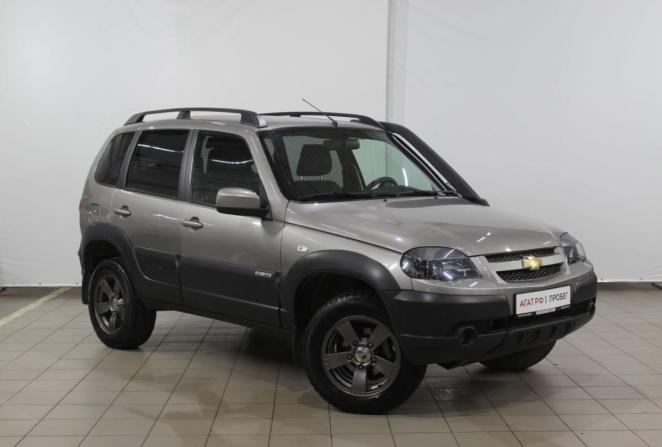 Chevrolet Niva I Рестайлинг с пробегом 2018 года, цена 950 000 рублей, 77270 км, внедорожник, Автокод Объявления