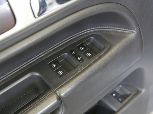 Volkswagen Touareg I Рестайлинг с пробегом 2007 года, цена 795 000 рублей, 290581 км, внедорожник, Автокод Объявления