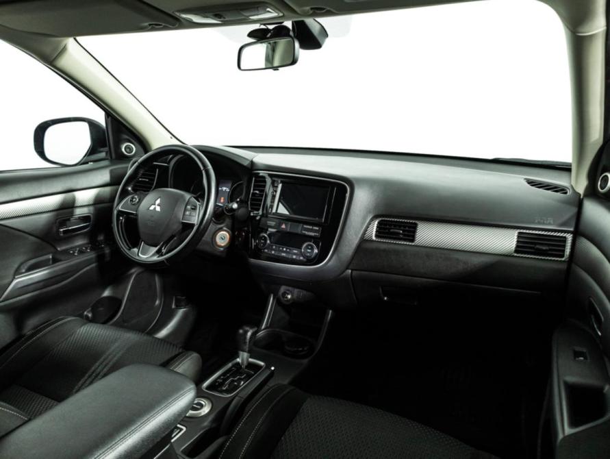Mitsubishi Outlander III Рестайлинг 2 Санкт-Петербург  - изображение 10