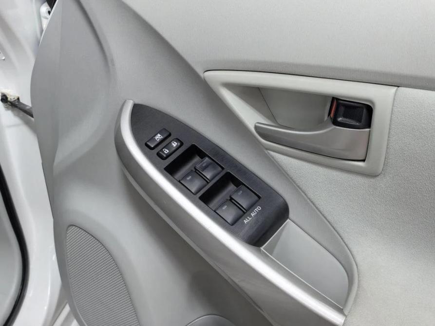 Toyota Prius III Рестайлинг (XW30) Барнаул  - изображение 37