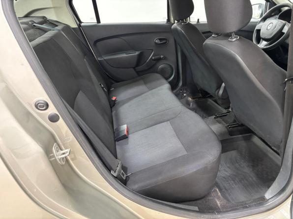 Renault Logan II с пробегом 2015 года, цена 545 000 рублей, 102400 км, седан, Автокод Объявления