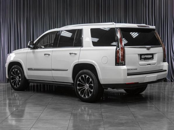 Cadillac Escalade IV с пробегом 2016 года, цена 3 347 000 рублей, 226002 км, внедорожник, Автокод Объявления