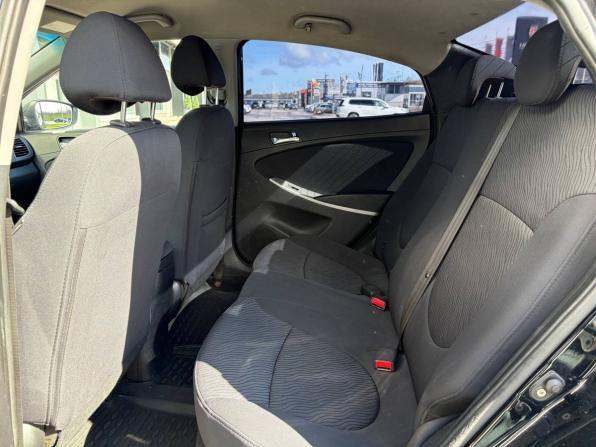 Hyundai Solaris I с пробегом 2011 года, цена 440 000 рублей, 298000 км, седан, Автокод Объявления