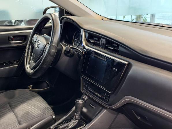Toyota Corolla XI (E160 E170 E180) Рестайлинг 1 с пробегом 2017 года, цена 1 675 000 рублей, 155680 км, седан, Автокод Объявления