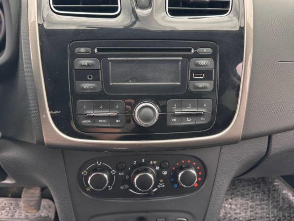 Renault Logan II с пробегом 2015 года, цена 654 500 рублей, 132222 км, седан, Автокод Объявления