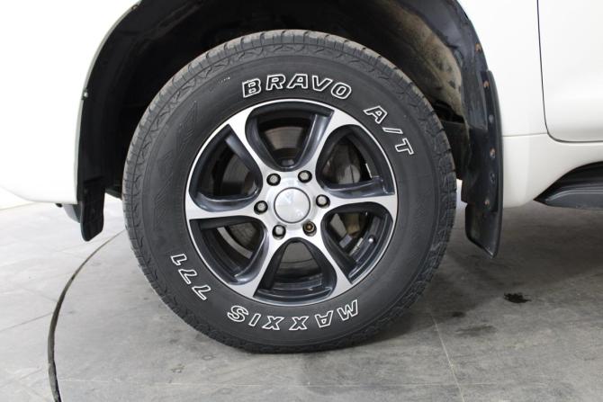 Toyota Land Cruiser Prado 150 Series Рестайлинг 1 с пробегом 2013 года, цена 3 085 000 рублей, 254466 км, внедорожник, Автокод Объявления
