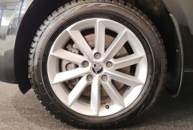 Skoda Superb II Рестайлинг с пробегом 2013 года, цена 1 120 000 рублей, 215047 км, лифтбек, Автокод Объявления