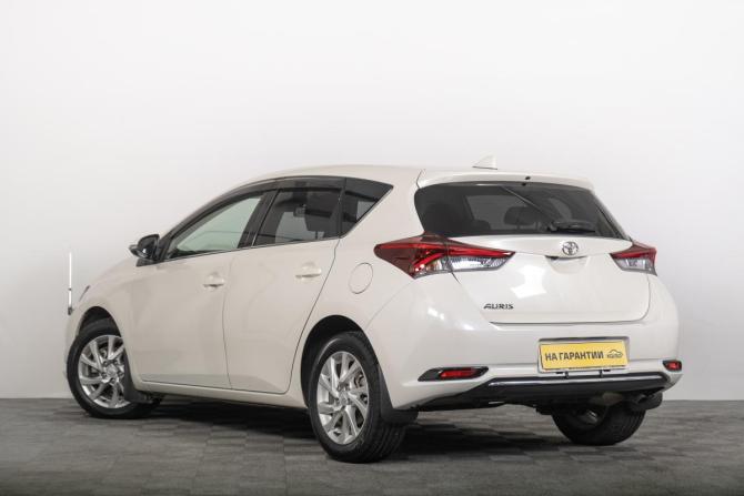 Toyota Auris II Рестайлинг с пробегом 2016 года, цена 1 649 000 рублей, 20000 км, хэтчбек, Автокод Объявления