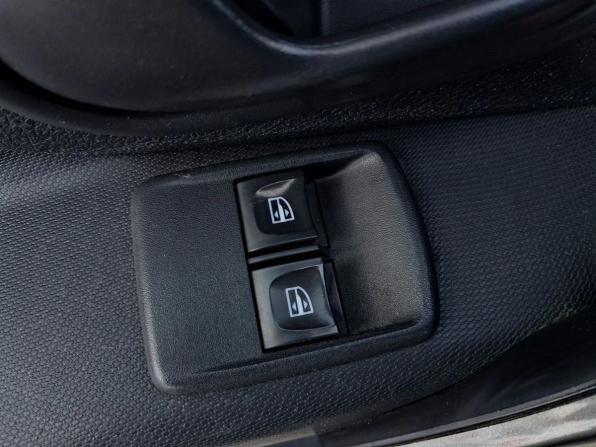 Renault Sandero II с пробегом 2015 года, цена 750 000 рублей, 124641 км, хэтчбек, Автокод Объявления