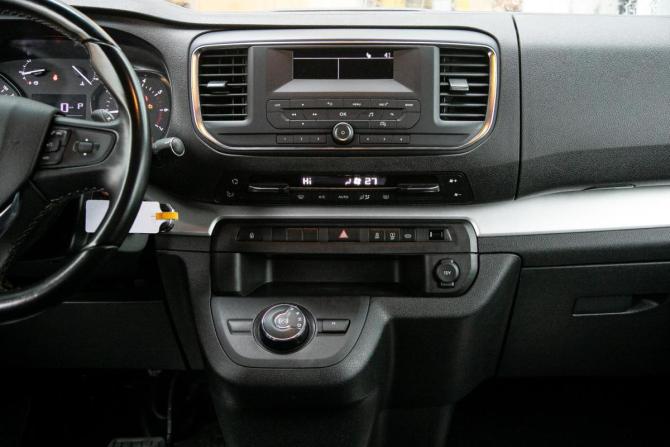 Peugeot Traveller I с пробегом 2018 года, цена 2 398 000 рублей, 71400 км, минивэн, Автокод Объявления