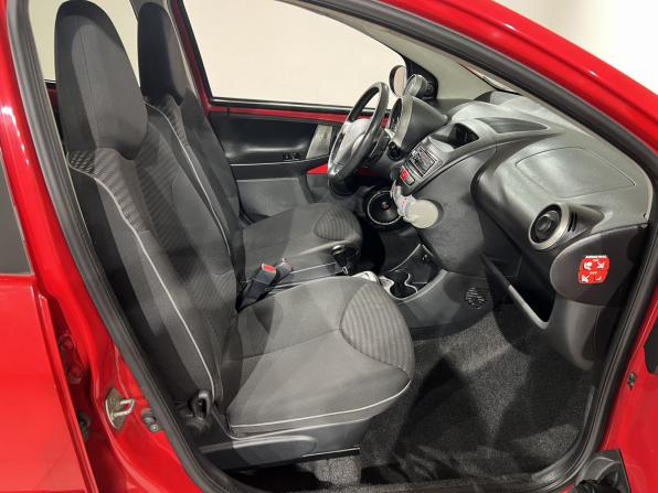 Peugeot 107 I Рестайлинг 2 с пробегом 2012 года, цена 590 000 рублей, 141000 км, хэтчбек, Автокод Объявления