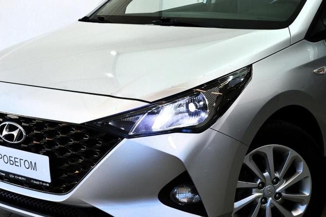 Hyundai Solaris II Рестайлинг с пробегом 2021 года, цена 1 399 000 рублей, 115000 км, седан, Автокод Объявления