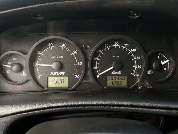 Chevrolet Niva I Рестайлинг с пробегом 2017 года, цена 790 000 рублей, 100347 км, внедорожник, Автокод Объявления