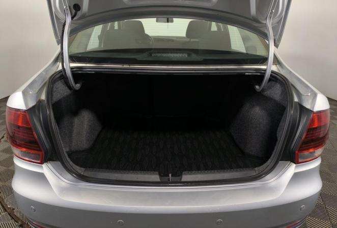 Volkswagen Polo V Рестайлинг с пробегом 2017 года, цена 1 160 000 рублей, 114945 км, седан, Автокод Объявления