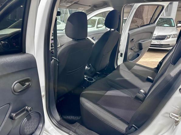 Renault Sandero II Рестайлинг с пробегом 2021 года, цена 1 190 000 рублей, 101216 км, хэтчбек, Автокод Объявления
