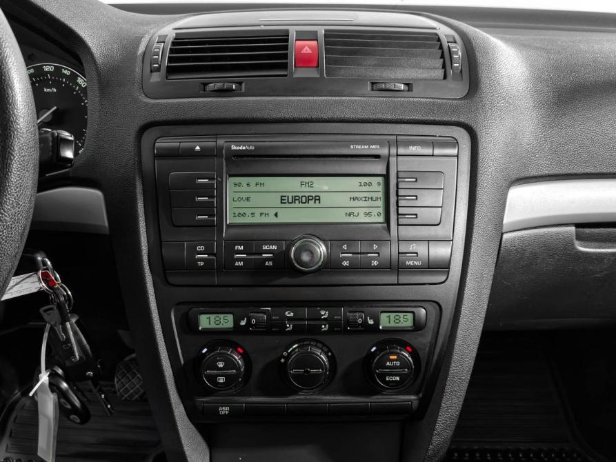 Skoda Octavia II (A5) Санкт-Петербург  - изображение 18