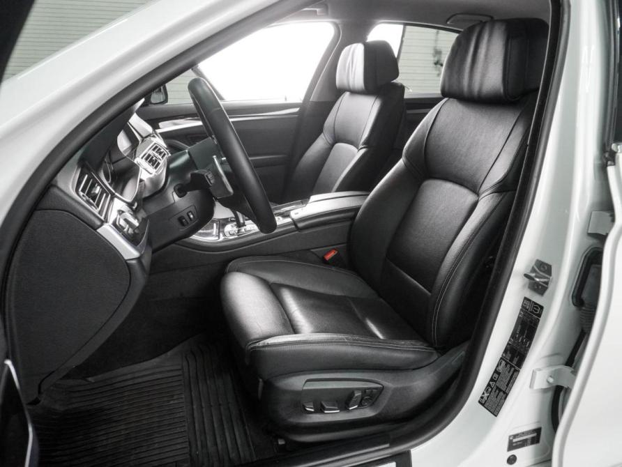 BMW 5 серии VI (F10/F11/F07) Рестайлинг Воронеж  - изображение 10