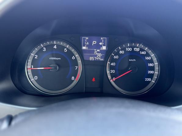 Hyundai Solaris I Рестайлинг с пробегом 2015 года, цена 995 000 рублей, 85000 км, седан, Автокод Объявления