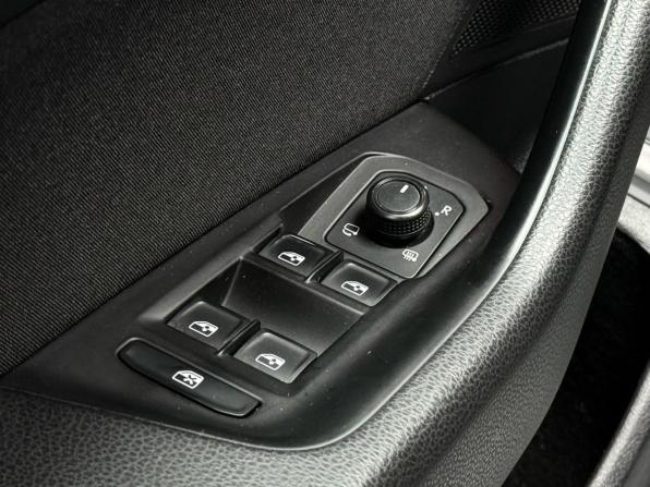 Volkswagen Passat B8 с пробегом 2018 года, цена 1 899 000 рублей, 127043 км, седан, Автокод Объявления