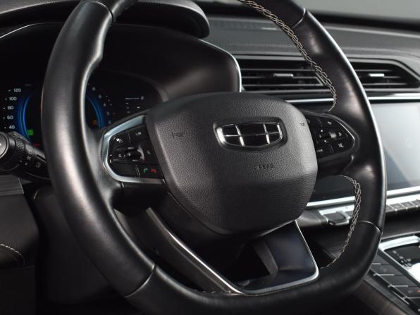Geely Atlas Pro с пробегом 2023 года, цена 1 929 995 рублей, 119578 км, внедорожник, Автокод Объявления