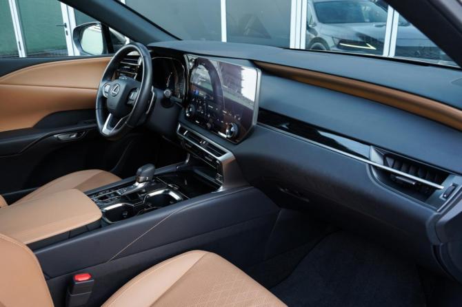 Lexus RX V с пробегом 2022 года, цена 7 850 000 рублей, 32694 км, внедорожник, Автокод Объявления