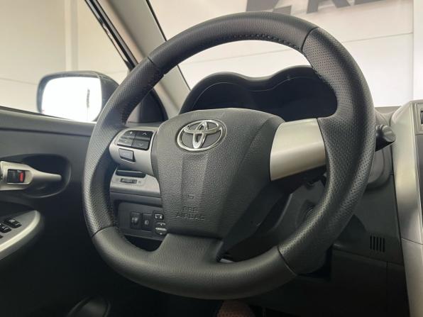 Toyota Corolla X (E140 E150) Рестайлинг с пробегом 2012 года, цена 969 000 рублей, 321700 км, седан, Автокод Объявления