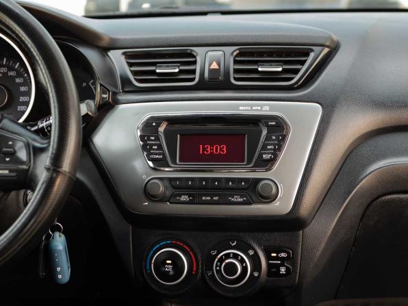 Kia Rio III с пробегом 2015 года, цена 900 000 рублей, 245948 км, хэтчбек, Автокод Объявления