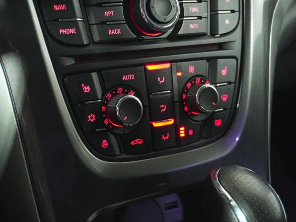 Opel Astra J Рестайлинг с пробегом 2013 года, цена 733 000 рублей, 179153 км, хэтчбек, Автокод Объявления