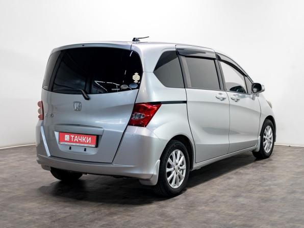 Honda Freed I с пробегом 2010 года, цена 930 000 рублей, 111231 км, компактвэн, Автокод Объявления
