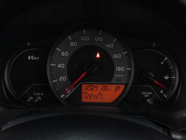 Toyota Vitz III (XP130) Рестайлинг 2 с пробегом 2017 года, цена 965 000 рублей, 122427 км, хэтчбек, Автокод Объявления