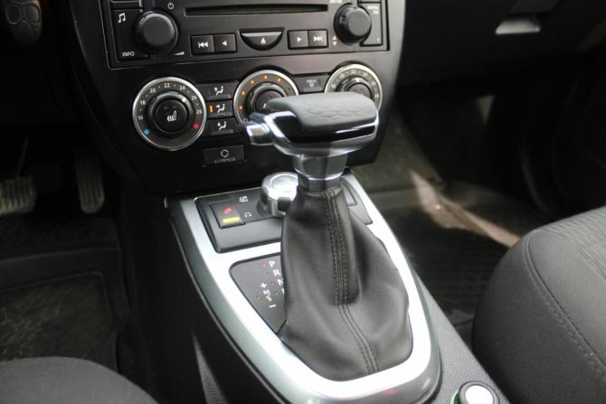Land Rover Freelander II Рестайлинг 2 с пробегом 2012 года, цена 1 560 000 рублей, 228000 км, внедорожник, Автокод Объявления
