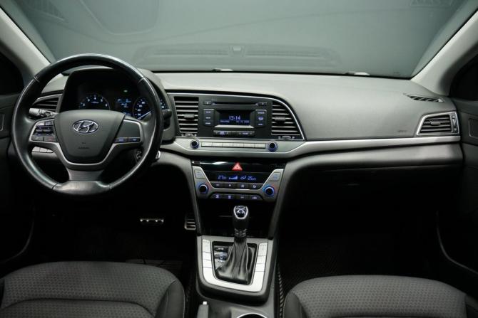 Hyundai Elantra VI (AD) с пробегом 2016 года, цена 1 640 000 рублей, 83000 км, седан, Автокод Объявления