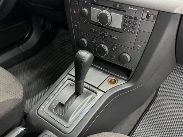 Opel Vectra C Рестайлинг с пробегом 2006 года, цена 649 900 рублей, 239100 км, седан, Автокод Объявления