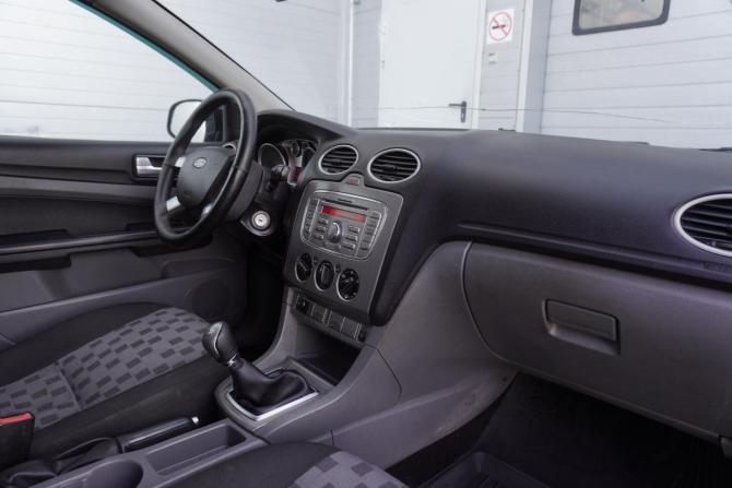 Ford Focus II Рестайлинг с пробегом 2008 года, цена 385 000 рублей, 310400 км, седан, Автокод Объявления